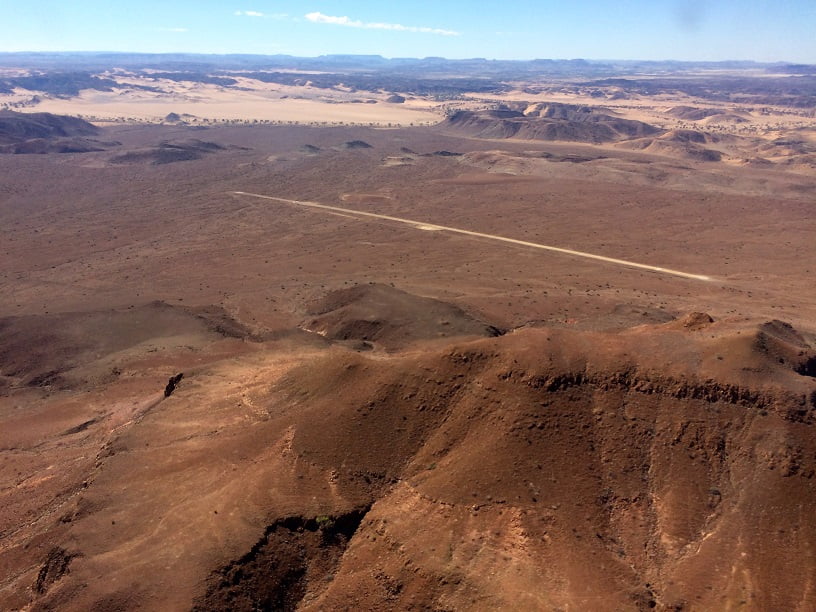 Sobrevoando o Aeroporto de Damaraland (Viagem fotográfica pela Namíbia por Carioca NoMundo)