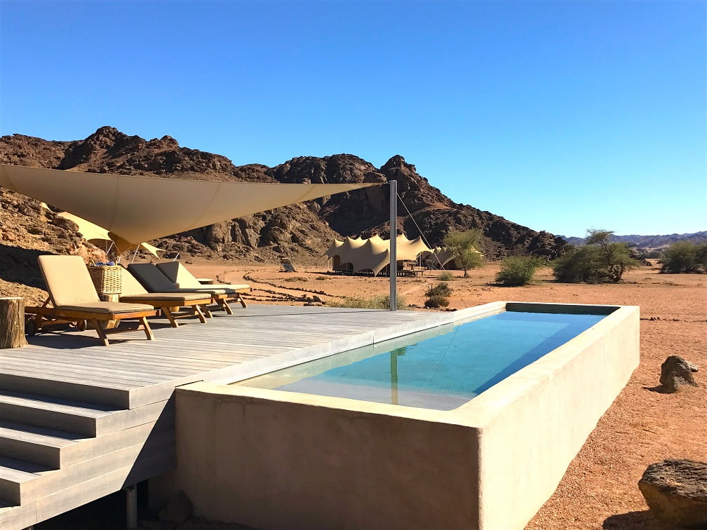 A piscina do Hoanib Skeleton Coast Camp (Viagem fotográfica pela Namíbia por Carioca NoMundo)
